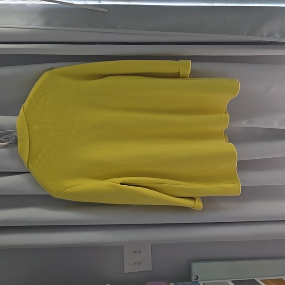 Sweater - Picture 2 of 4